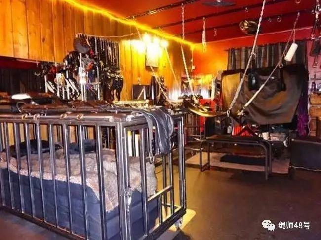 瘾欢字母圈“看到我的不锈钢项圈和肛塞,我妈的表情就和吃了屎一样。” 瘾欢字母圈“看到我的不锈钢项圈和肛塞,我妈的表情就和吃了屎一样。”