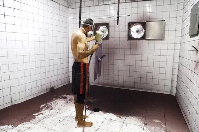 瘾欢字母圈“你喜欢把‘乳胶手套’穿在身上?” “嗯,关你屁事” 瘾欢字母圈“你喜欢把‘乳胶手套’穿在身上?” “嗯,关你屁事”