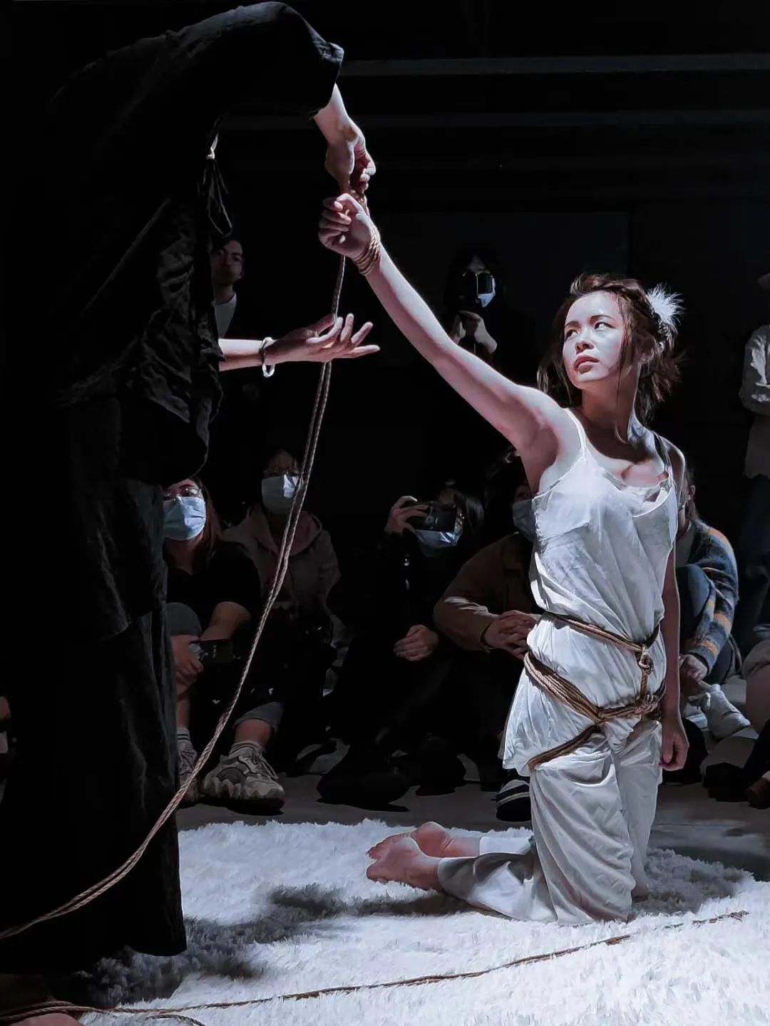 瘾欢字母圈绳缚≠“把人绑起来,让ta不能动” 瘾欢字母圈绳缚≠“把人绑起来,让ta不能动”