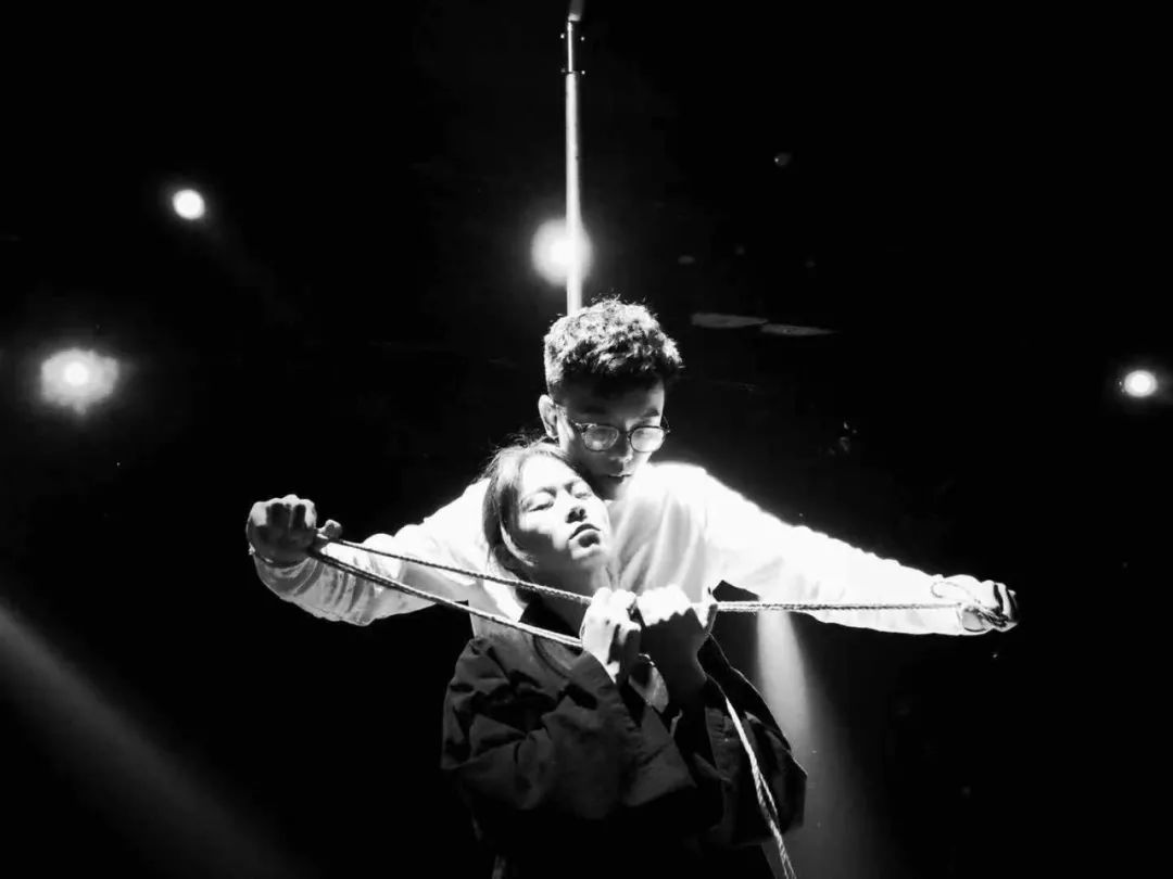 瘾欢字母圈绳缚≠“把人绑起来,让ta不能动” 瘾欢字母圈绳缚≠“把人绑起来,让ta不能动”