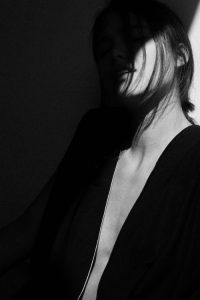 她曾渴望用“被虐待”来报复父母... 她曾渴望用“被虐待”来报复父母...