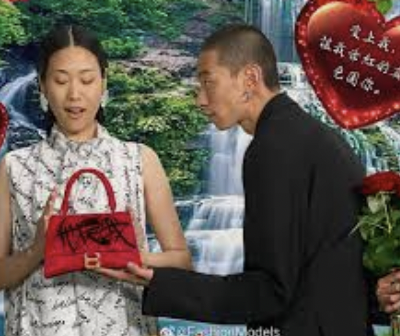 字母圈恋物癖“狂喜”:巴黎世家最新秀场给每一个超模都穿上了套头胶衣 字母圈恋物癖“狂喜”:巴黎世家最新秀场给每一个超模都穿上了套头胶衣