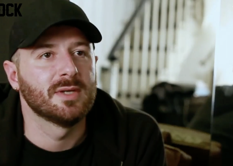 字母圈恋物癖“狂喜”:巴黎世家最新秀场给每一个超模都穿上了套头胶衣 字母圈恋物癖“狂喜”:巴黎世家最新秀场给每一个超模都穿上了套头胶衣