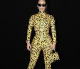 字母圈恋物癖“狂喜”:巴黎世家最新秀场给每一个超模都穿上了套头胶衣 字母圈恋物癖“狂喜”:巴黎世家最新秀场给每一个超模都穿上了套头胶衣