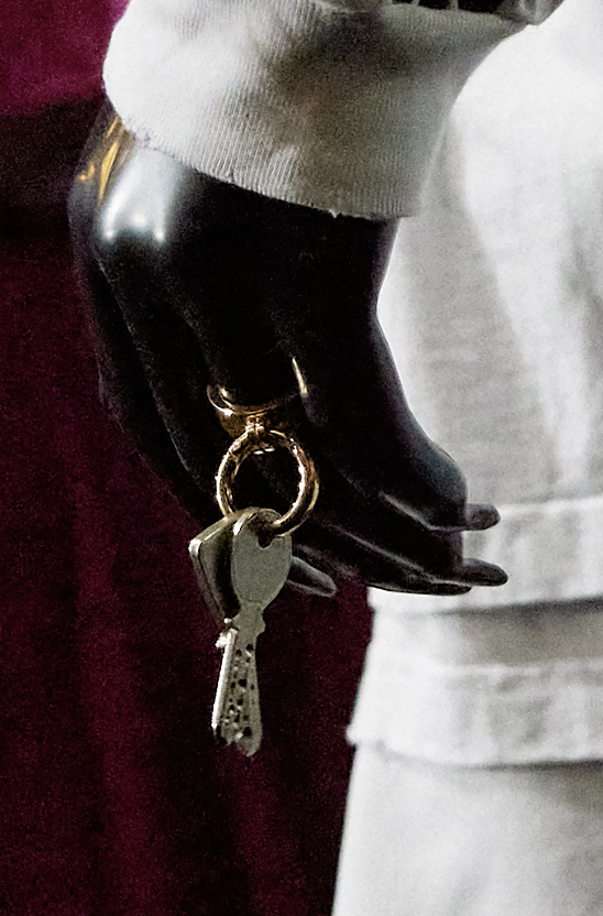 字母圈恋物癖“狂喜”:巴黎世家最新秀场给每一个超模都穿上了套头胶衣 字母圈恋物癖“狂喜”:巴黎世家最新秀场给每一个超模都穿上了套头胶衣