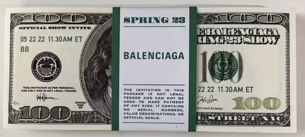 字母圈恋物癖“狂喜”:巴黎世家最新秀场给每一个超模都穿上了套头胶衣 字母圈恋物癖“狂喜”:巴黎世家最新秀场给每一个超模都穿上了套头胶衣