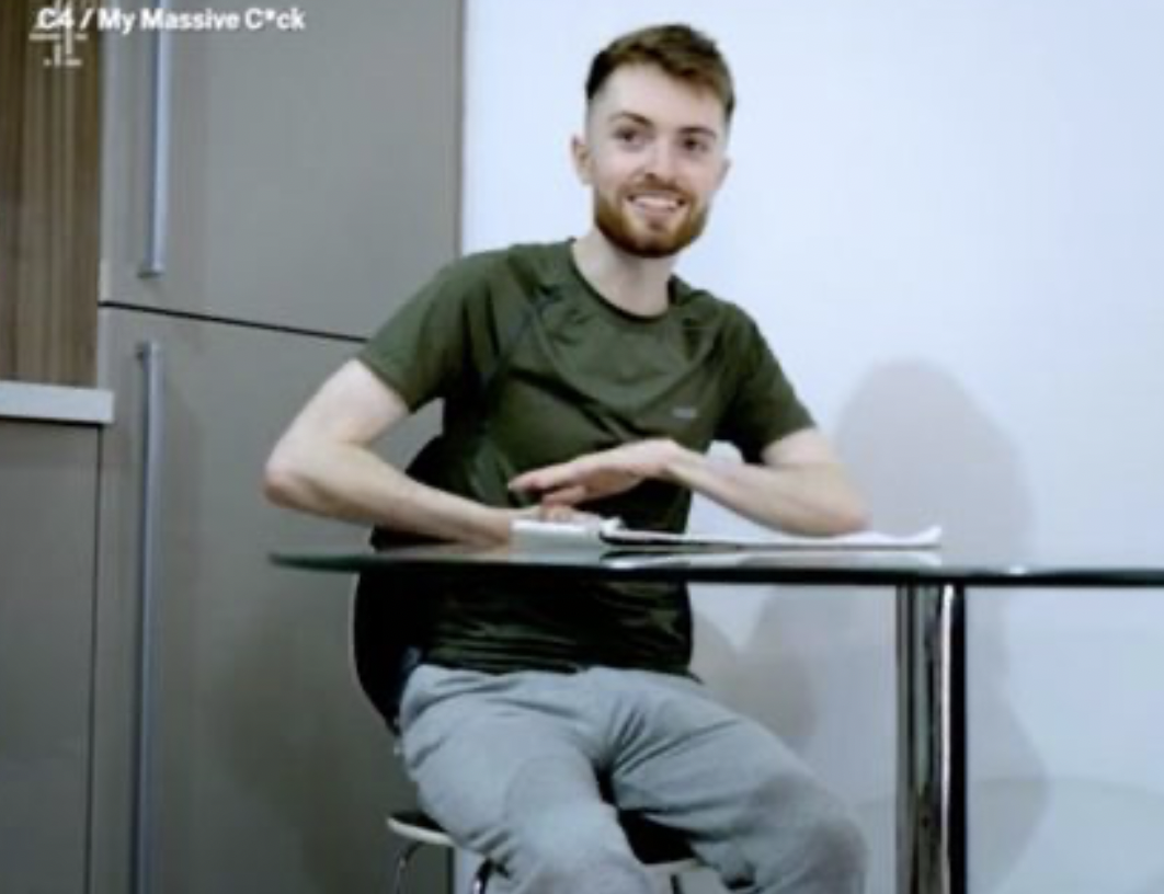 字母圈“我有大雕,但很烦恼!” 字母圈“我有大雕,但很烦恼!”