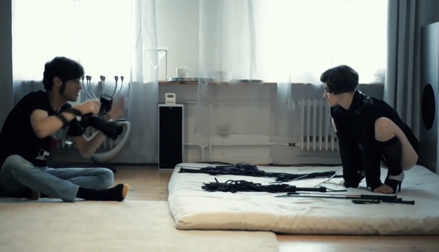 字母圈这部比Porn还敢拍的实践纪录片,请无人时再观看 字母圈这部比Porn还敢拍的实践纪录片,请无人时再观看