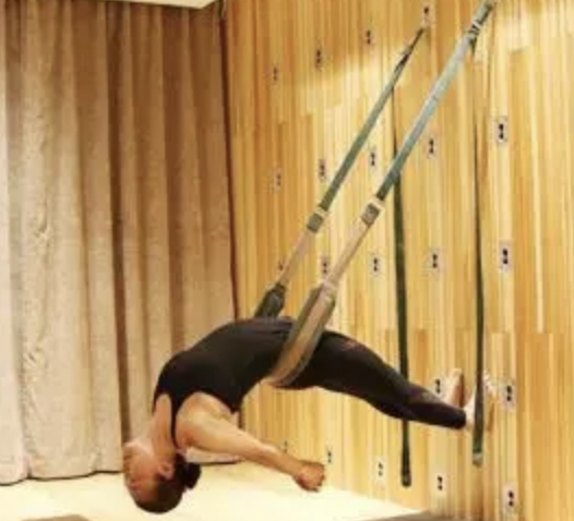 字母圈我在玩一种很新的吊缚 字母圈我在玩一种很新的吊缚