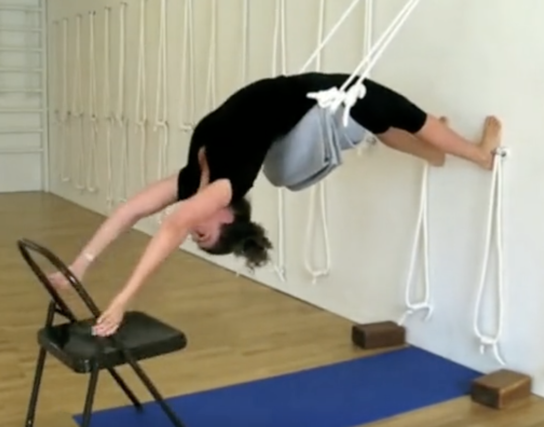 字母圈我在玩一种很新的吊缚 字母圈我在玩一种很新的吊缚