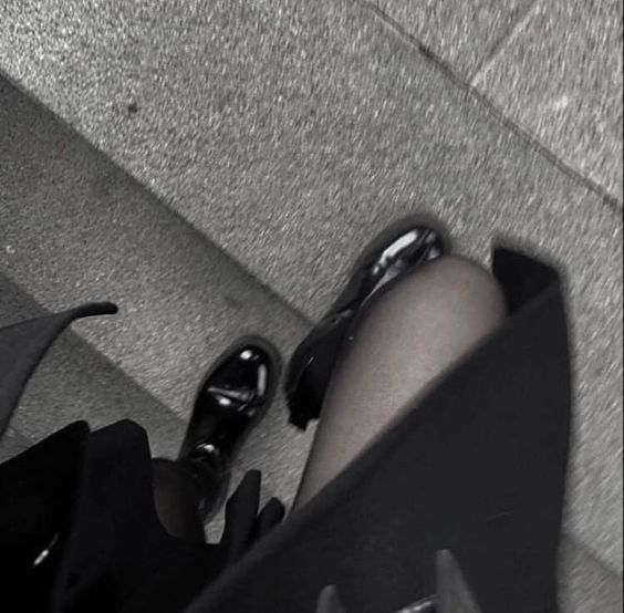 “已婚的人玩圈子,算什么啊?” “已婚的人玩圈子,算什么啊?”