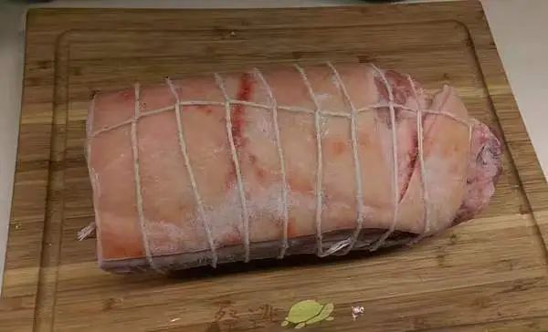 字母圈如何在人群中精准认出圈内人? 字母圈如何在人群中精准认出圈内人?