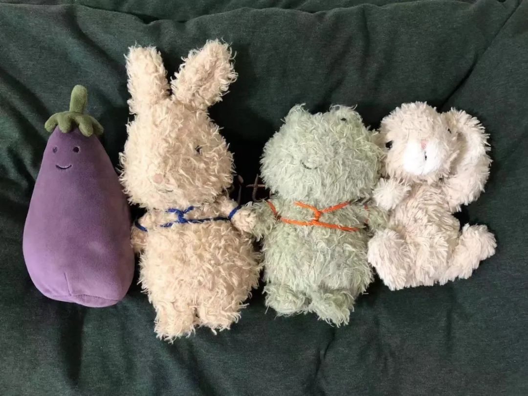 字母圈千万别让家长收拾字母人的房间! 字母圈千万别让家长收拾字母人的房间!