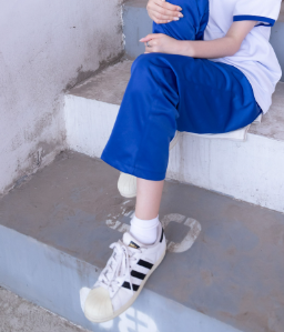 字母圈白棉袜可真让人上头