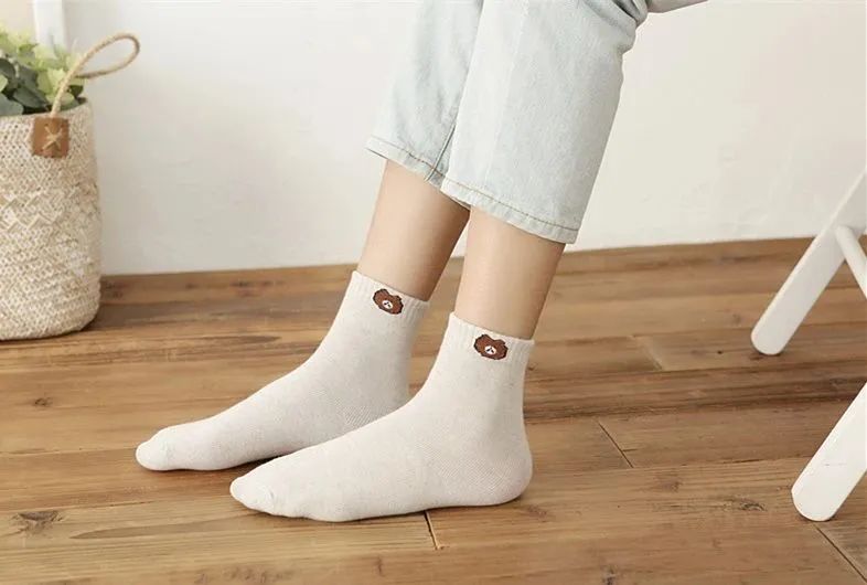 字母圈白棉袜可真让人上头