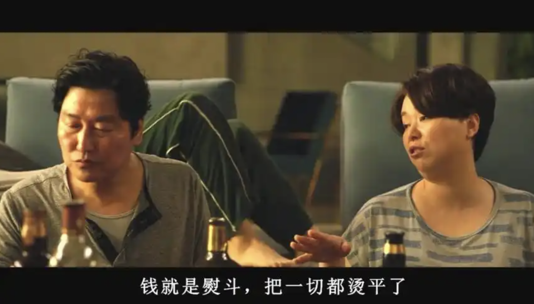 字母圈收费女m 正在“擦边崛起” | 真实故事 字母圈收费女m 正在“擦边崛起” | 真实故事