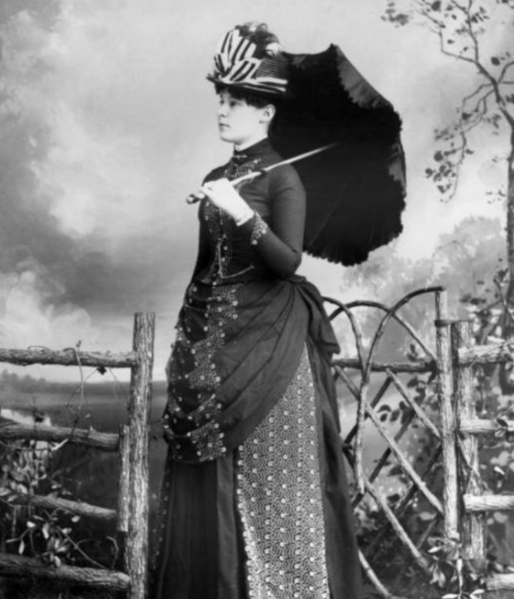 字母圈“丝袜”是如何演变成情趣用品的?——从“服饰规训”说开去 字母圈“丝袜”是如何演变成情趣用品的?——从“服饰规训”说开去